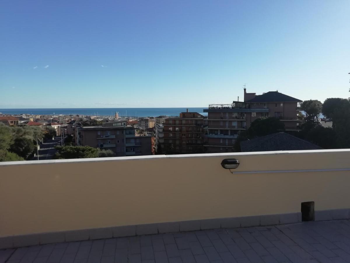 Terrazza Sul Mare In Via Devoto *